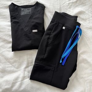 FIGS Scrub Set: Zamora Jogger & Catarina 1 Pocket (Black, XXS)